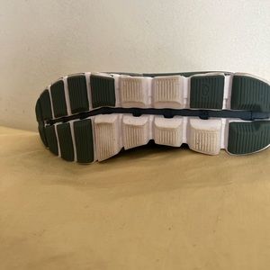 8.5 On Clouds greenish Gray